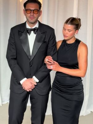 Sofia Richie and husband Elliot Grainge are a picture-perfect pair on the red carpet at the Academy Museum Gala. 🎥: @jpasc24