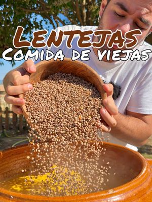 🥄LENTEJAS🥄 “Comida de viejas” No será el plato más vistoso ni el más llamativo pero unas buenas lentejas con chorizo alegran el día a cualquiera.