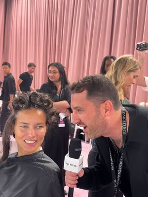 Adriana Lima just shared with us a secret! 🤫 #victoriassecret 