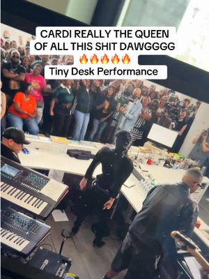 Maaaaaan this woman is EVERYTHING 🔥🔥🔥😭😭😭 #cardib #tinydesk 