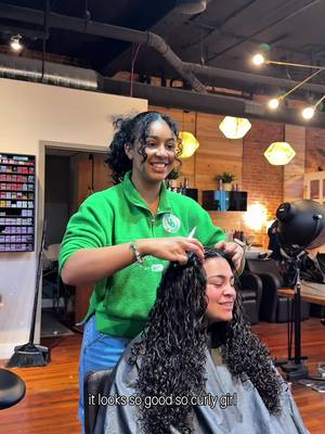 Rapunzel but curly➿☺️##creatorsearchinsights##hairstylistsoftiktok##longcurlylayeredhaircut##curlycuthairstylist##lancasterpa
