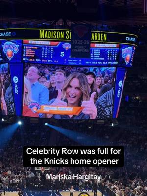 So many fan favorites in the house tonight 🤭 #harrystyles #knicks #knicksnation #yankees #mariskahargitay 
