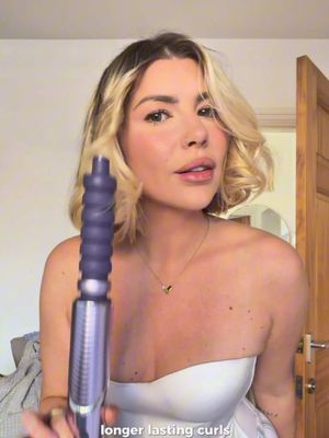 AD| One weekend away, three hair looks and ONE tool! 🤍✨ A Halloween event, a day with the kids and a horse event… all in one weekend! And with barely any room in my suitcase, I needed something that could do it all! 🙌🏼 The brand new @Shark Beauty FlexStyle Next Gen IonCurl came with me, and I’m OBSESSED! The upgraded version of the viral OG FlexStyle makes switching between styles so easy, from a simple dry to sleek and smooth, a bouncy blow-dry and gorgeous defined curls that last! 😍 Three looks, one tool and no need to pack my entire hair cupboard 😂 Which look is your favourite? 1, 2 or 3? 👀🤍