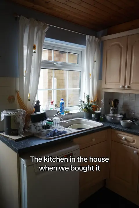 There’s nothing wrong with small kitchens if they’re well organised and have enough storage for your needs and prep space. Ours was actually fine for storage but very dark and separate from everywhere in the house, meaning whoever was cooking would miss out on the social aspect of hosting. Our new kitchen has meant that we can spend more quality time together in the evenings after work which is a such a small window of time that used to be eaten up by cooking dinner and us being in separate spaces. The house feels happier which must be the ultimate goal with a #renovation #beforeandafter #homemakeover #beforevsafter  #kitchenmakeover 