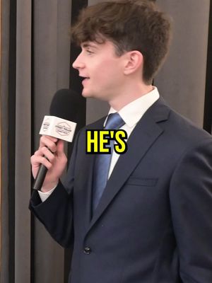 He's a 10 but he's a Democrat 🤔