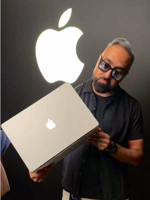 Hands-on with the MacBook Pro PROLED XDR Display 🔥 #macbookpro #proledxdr #supersaf #appleevent