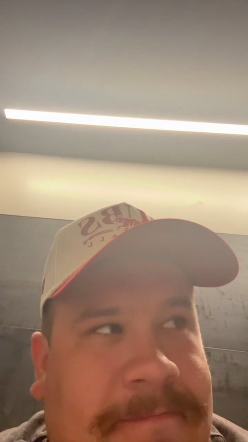 So I’m listening to @BarstoolYak  and I hear @StoolMintzy  tell the story about his weekend and I remembered earlier today he watched me walk into the bathroom to take a shit and just starts rambling about his weekend…. 