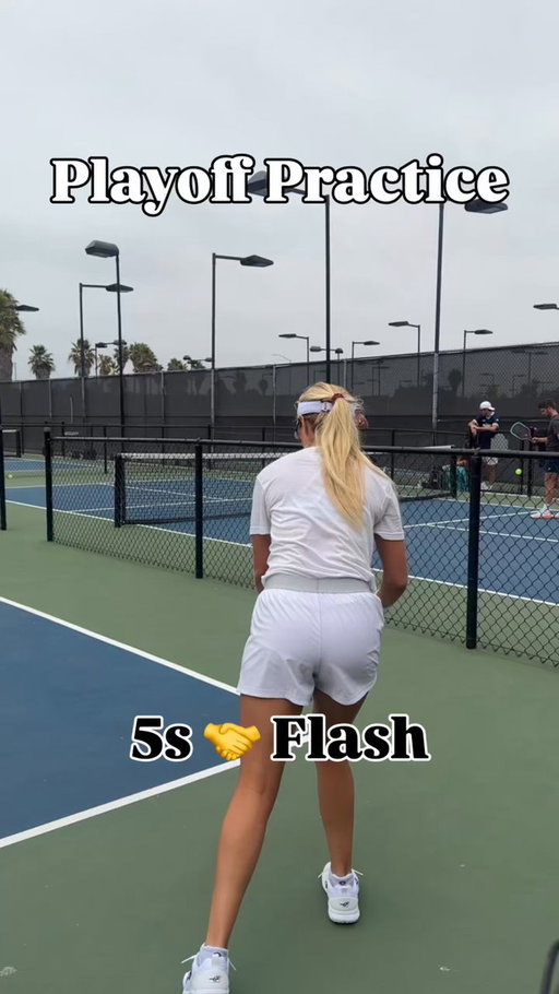 Friendly scrimmages warming up here in San Diego at the the Barnes Tennis Center 🏟️ @the5spickleball @DallasFlashPB 