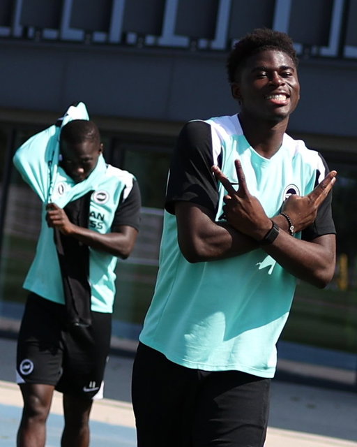 All smiles in the sunshine! 😁 
