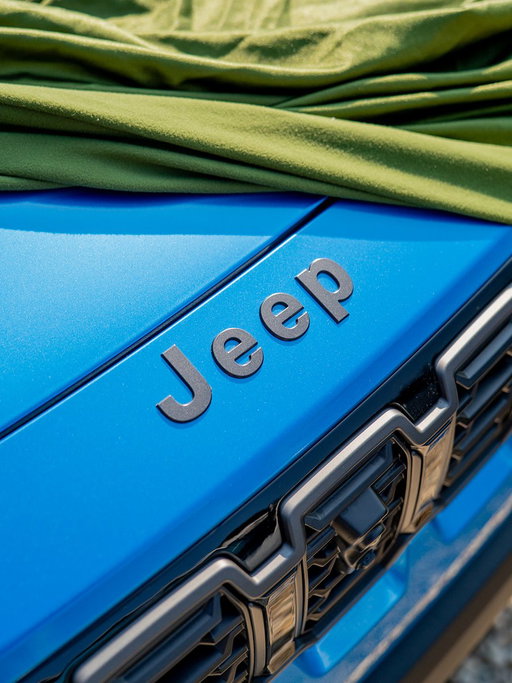 The all-new 2026 Jeep® Cherokee is ready to hit the stage. Follow along on the livestream TONIGHT at 7:45 PM EST. https://t.co/JMSksJ9Mdw 