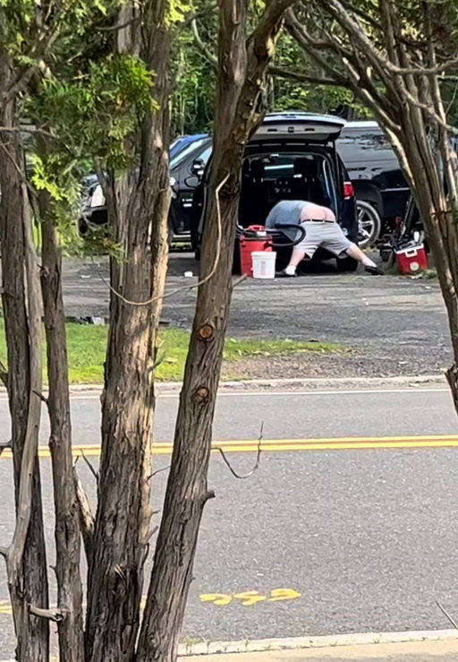 Vacuuming your car like this is so fuckin nails 