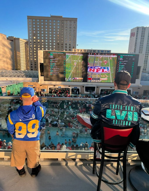 Woke up to some devastating news this morning. 

Our dear friend @DwarfNoah7, an absolute legend in the Bookit community, has tragically passed away. 

Noah was one of the nicest and funniest guys to ever come on my stream. Please send a prayer and hug your loved ones today. 💔🕊️ 