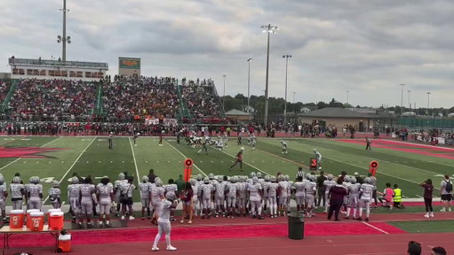 Lawrence North (IN) WR Monshun Sales makes a big grab for the first down🔥

Sales is No. 22 overall in the 2027 class.

(via @SWiltfong_)

 https://t.co/zuZpupeKAw 