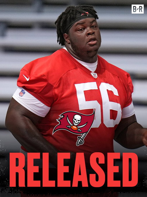 6'5" 449 lbs rookie DT Desmond Watson has been released by the Bucs, per @gregauman 

Watson missed all of camp to work on losing weight 