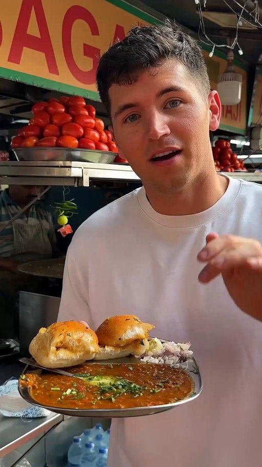 Trying Famous Indian Street Food! Pav Bhaji! 
