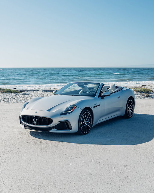 The beach was quiet. Then, we arrived.​
#MaseratiGranCabrio #Maserati 