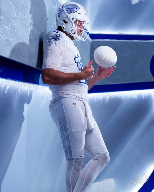 The Buffalo Bills just dropped their new Rivalries uniforms 🥶🥶

(Via: @BuffaloBills) 