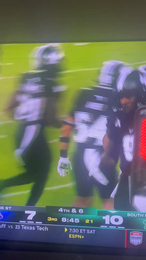 WATCH THE PUNTER PEEK 😂😂 