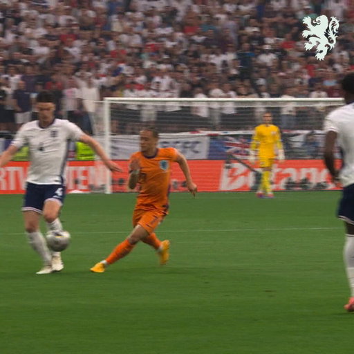 Ready to shine for @SpursOfficial! 🌟

Congrats &amp; good luck in London, @xavisimons 🧡

#NothingLikeOranje 