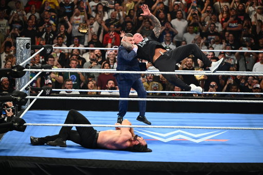 Stand back! #SmackDown #WWE 