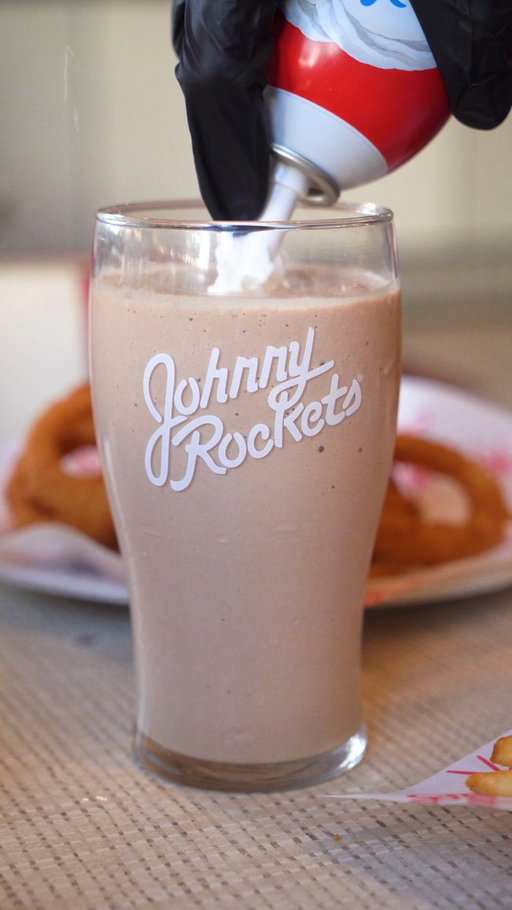 Serving up smiles with this FREE sweet treat 😍🍦Buy one shake and get one FREE in-store every day in September from 2-5pm. Each shake is made extra sweet thanks to @Blue_Bunny Ice Cream 😋 

Visit https://t.co/9AJVdpQ0XA for additional details and restrictions. 