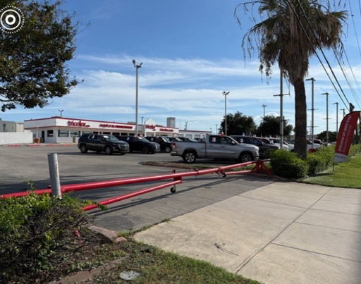 BREAKING: Highly credible reports that Tricolor Auto, a massive Buy Here Pay Here dealer group, just laid off 1,100 people today.

+ Two of their Texas locations — San Antonio and Dallas — appear to be shut down.

A crack in the subprime auto market — or something else? 