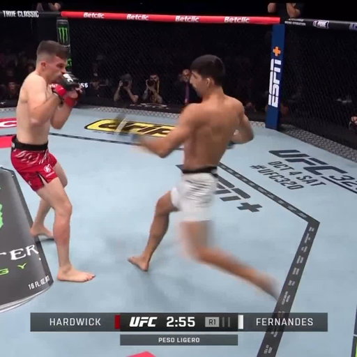 Ufff esas patadas 🤕

#UFCParis 