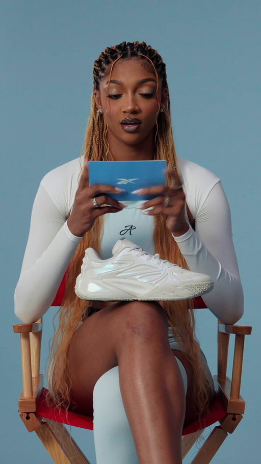 . @Reese10Angel reveals what makes the Diamond Dust shine. 