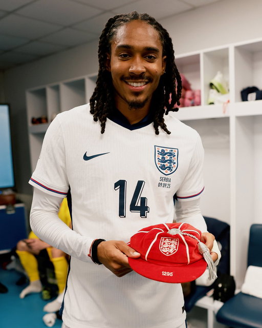 Capped for his country 🦁🤍 