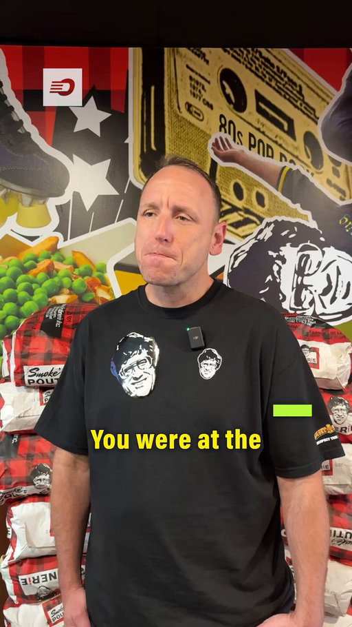 Forget 9 dogs in 9 innings ❌ Joey Chestnut is having a loonie dog for every out… 🤯🌭 COMFORTABLY 😂 