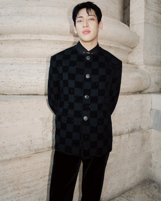 Grace For the World Concert. House Ambassador BamBam and John Legend performed at the historic event in custom Louis Vuitton creations by @Pharrell.
 
#BamBam #JohnLegend #PharrellWilliams #LouisVuitton 