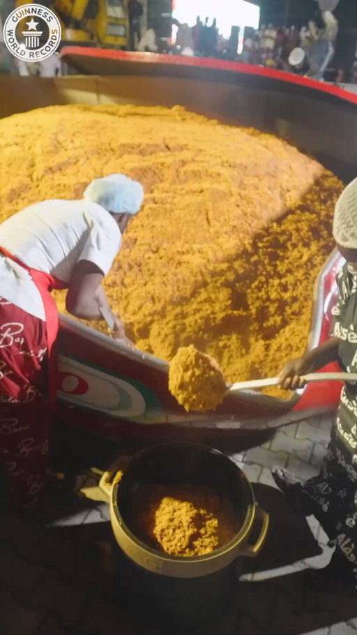 New record: Largest serving of Nigerian style jollof rice - 8,780 kg (19,356 lb 9 oz) achieved by Hilda Baci and Gino in Victoria Island, Lagos, Nigeria 🇳🇬 