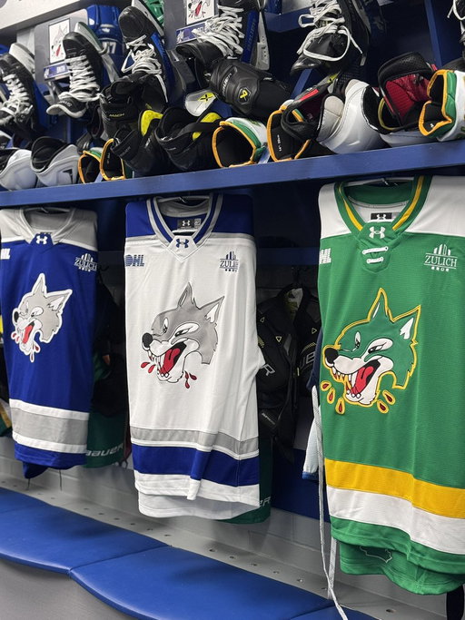 The secret is OUT 💚

Green is officially ✨back✨ as our 3rd jersey for the 2025-2026 season!

Come see us play for the first time in all green this Friday, Sept. 19th during the Home Opener - 7:05PM

SEE YOU THERE 👀

🎟️: https://t.co/1vVrHrKYAz 