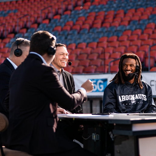 Hey friends 👋 @OverDrive1050 on the sideline before kickoff 🌊 