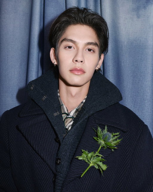 Brand ambassador Bright at the Burberry Summer 2026 show

https://t.co/dq9ViCTTZu 