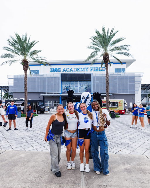 The best days are the ones hanging out on campus ☀️ 