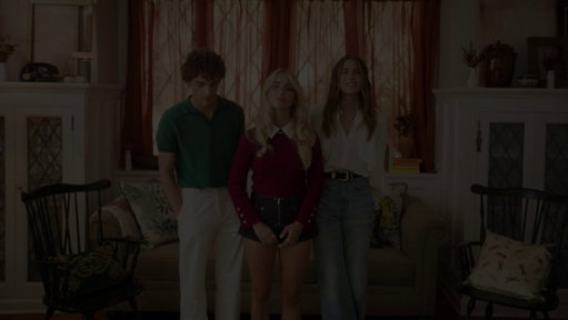 📣 📣 Les acteurs de #RegrettingYou ont un message spécial pour vous… et ils sont ravis de révéler quelle artiste française rejoint la bande originale du film ! 💖 