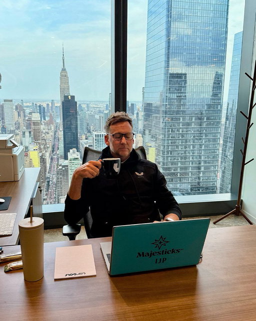Different kind of office today @MajesticksGC …🏙️

Nice to pop into the @livgolf_league office in New York today and see some familiar faces 👍🏼🙌🏼💪🏼 