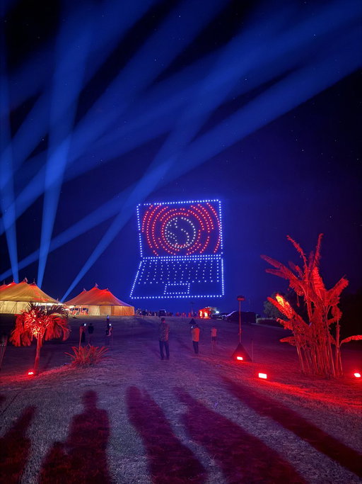 This drone show is on a different level @Snapdragon #SnapdragonSummit 
