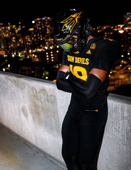 A closer look at the all black fit 👀 