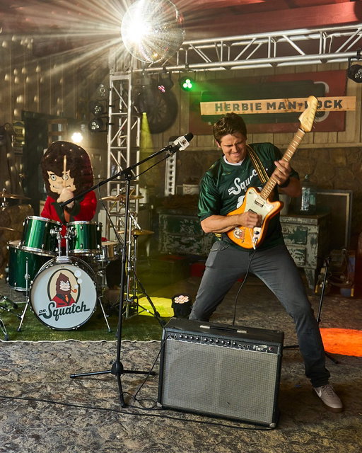 You can be anything you want in Manlandia with Dr. Squatch.
Justin Herbert shreds guitar.  Plain and simple.  

Grab some Dr. Squatch, and join us in Manlandia!
#justinherbert 