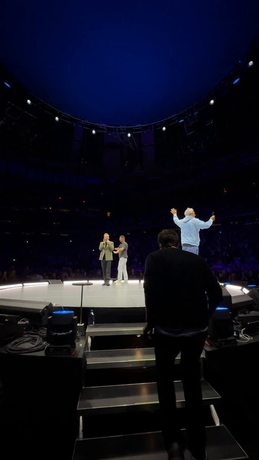 Thank you, Madison Square Garden. Three shows I’ll never forget. Truly an unforgettable weekend on the #BigDumbEyesTour.❤️ 