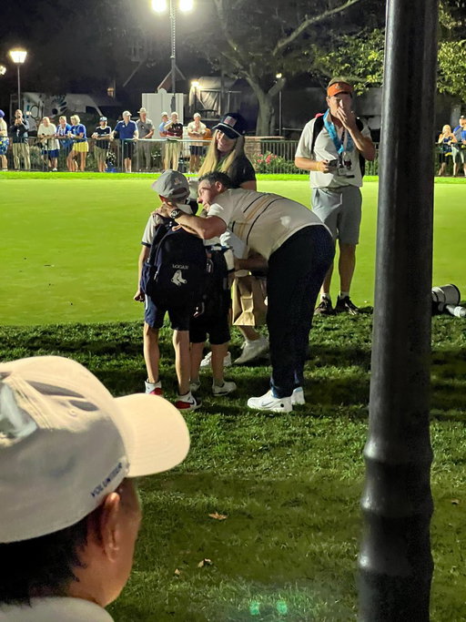 A nice moment here at Bethpage Black with Rory McIlroy coming to console Keegan Bradley's kids. 