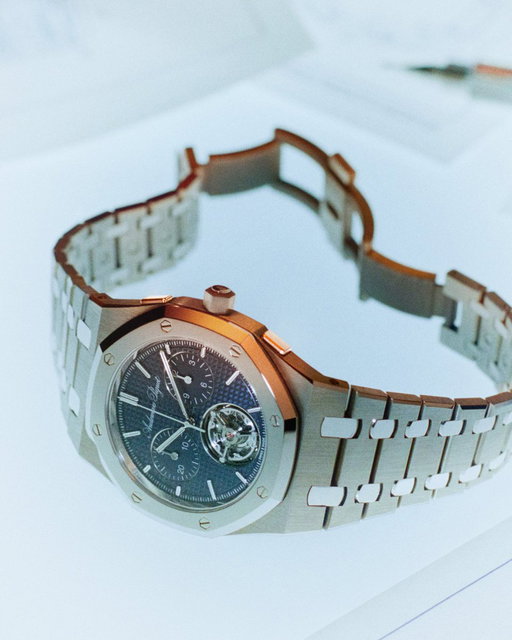 Introducing RD#5, the Royal Oak "Jumbo" Extra-thin Selfwinding Tourbillon Chronograph - the first in the Royal Oak collection to feature both a flyback chronograph and a flying tourbillon in a 39 mm case.  

The RD#5 combines the technical sophistication of this unprecedented dual-complication with iconic design honouring 150 years of the Manufacture’s horological excellence.

Ref. RO 26545XT.OO.1240XT.01

#AudemarsPiguet #AP150 #RoyalOak