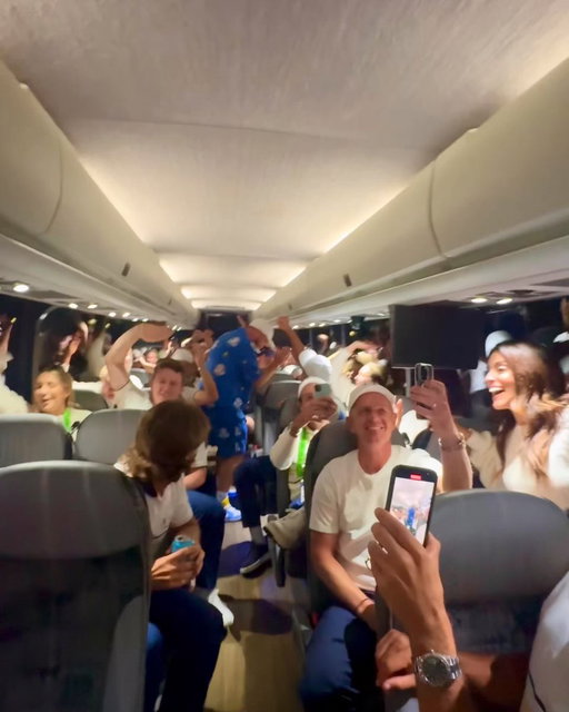 ALL ABOARD THE VICTORY BUS 🏆

#TeamEurope | #OurTimeOurPlace 