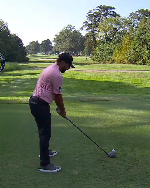 Stephan Jaeger hit a 104yd drive on the 17th hole today. 😳 
