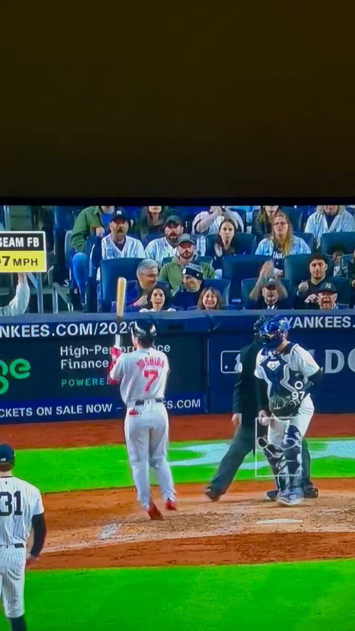 IS THAT MY GREEN COUCH BROTHER?!

@PardonMyTake 

 
