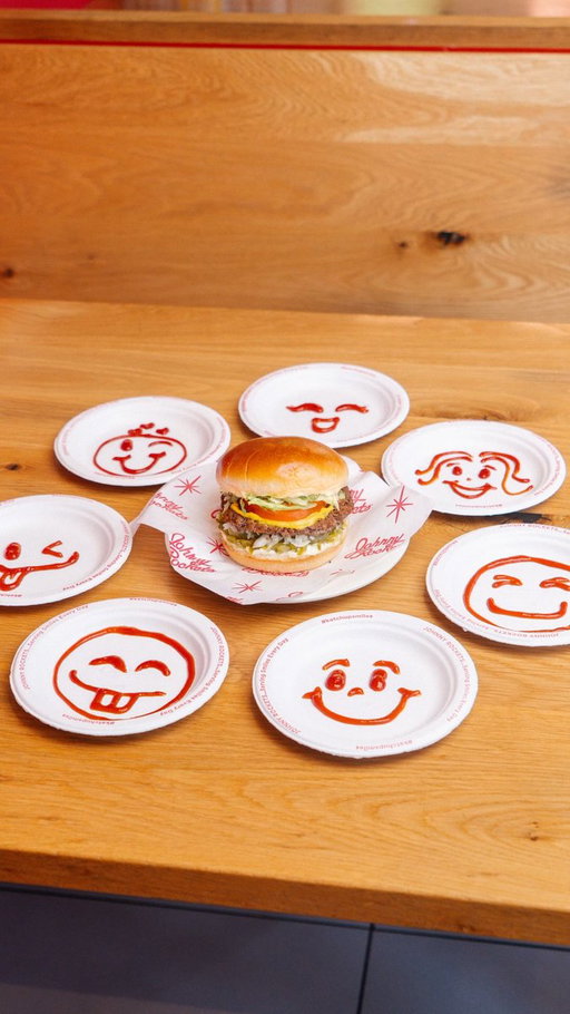 Smiles are always on the menu at Johnny Rockets 😄 