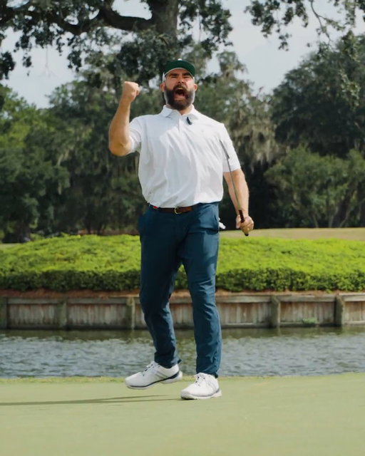 Birdies before kickoff!

@JasonKelce conquered the Island Green at @TPCSawgrass ahead of MNF in Jacksonville.

@ESPNNFL | @NFL 