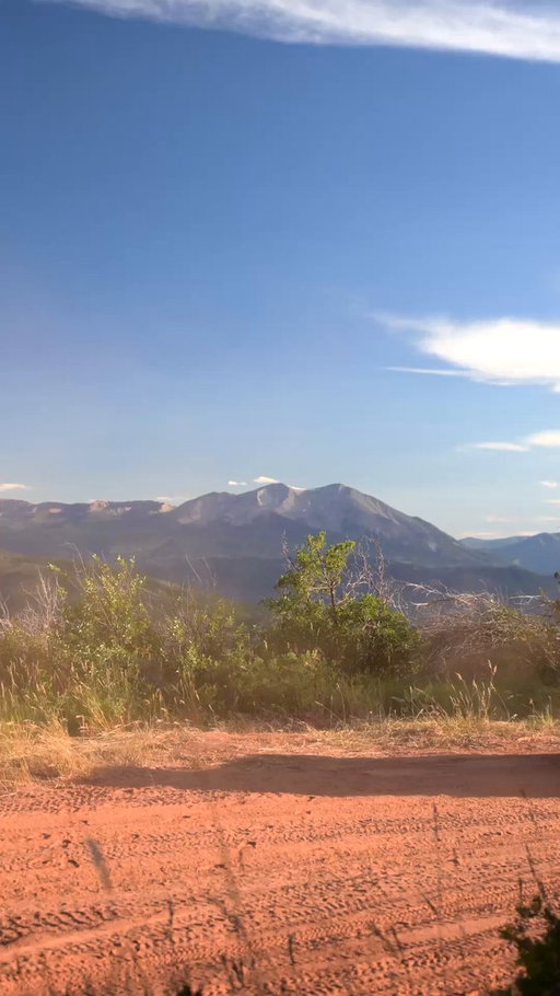 Set up camp where the wild things are, just like Dean Bell in the Hyundai Santa Fe.🗻🚙 